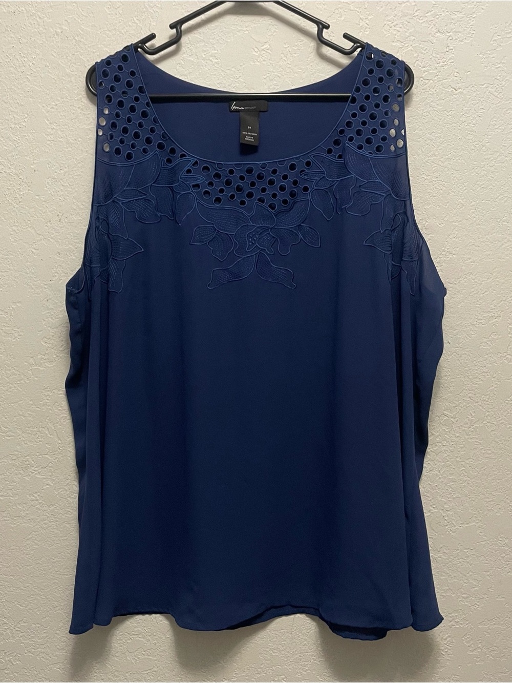 Lane Bryant eyelet embroidered tank top Sleeveless blouse Navy Blue Size 24